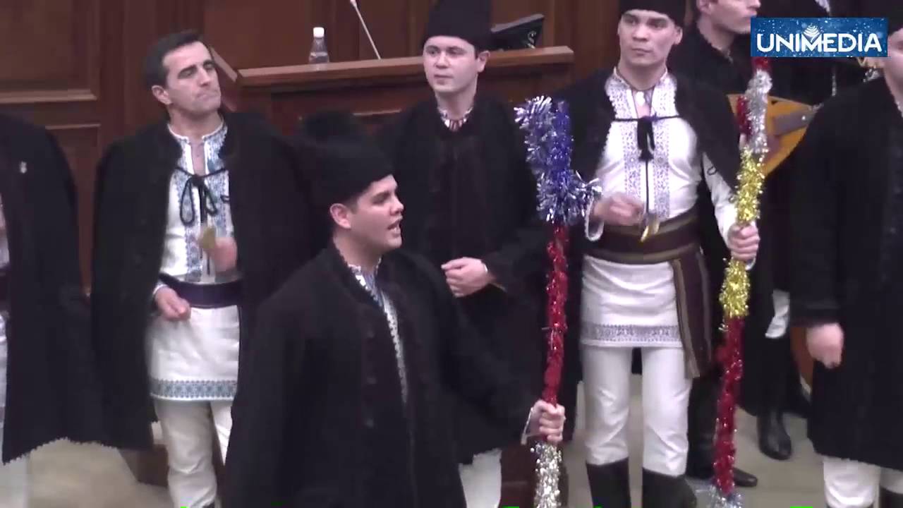Ansamblul Etnofolcloric Plăieșii - Colinde în plenul Parlamentului Republica Moldova
