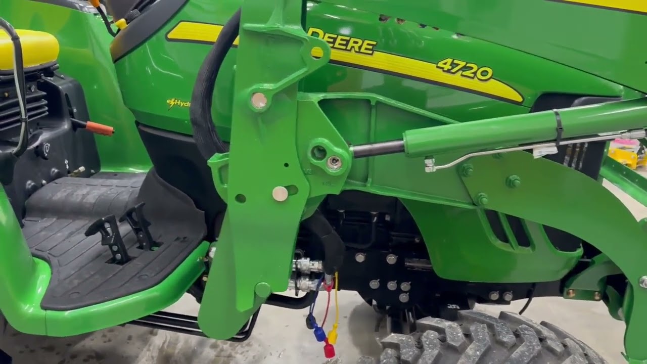 2013 JOHN DEERE 4720 For Sale