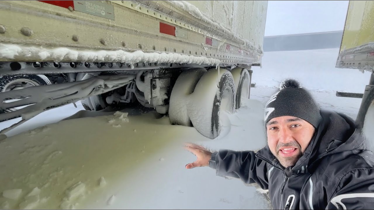 Truck Driver Stuck on Deadliest ice Road | Canada Trucking