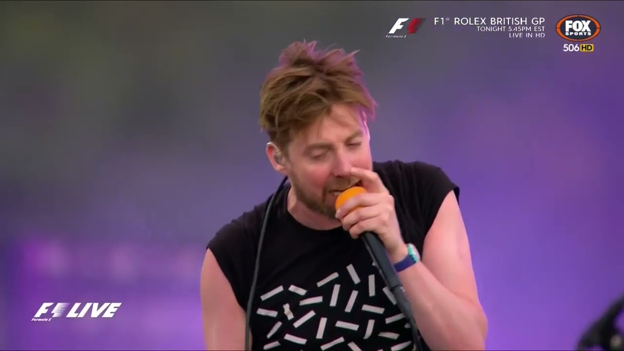 Kaiser Chiefs - Never Miss A Beat (Live in London, 2017) HD