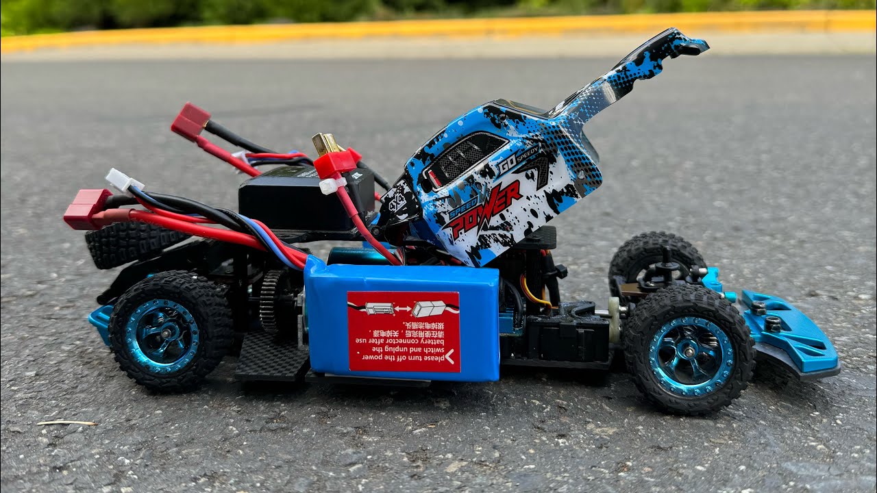 Wltoys 284161  1/28 scale RC Stretch chassis dual motor 2s 50mph