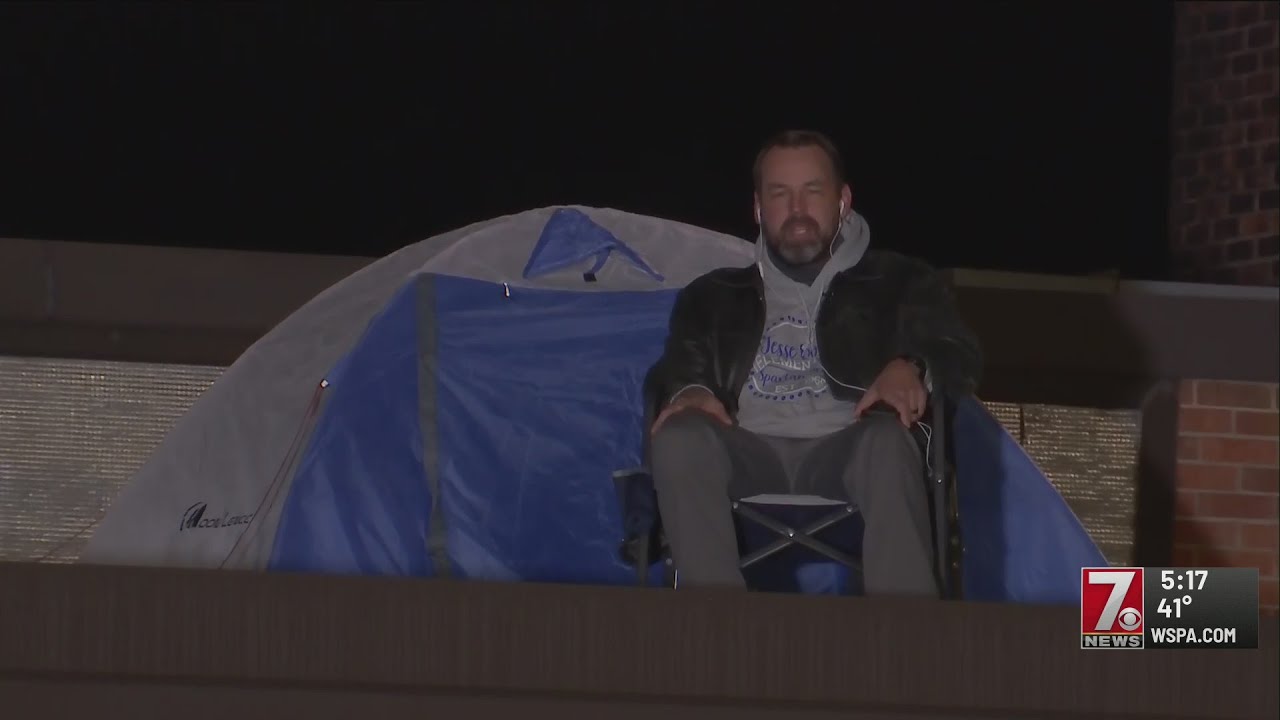 Jesse Boyd Elem. principal spent night on roof of school after students meet fundraising goal-1