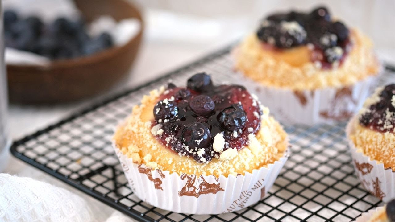 Sourdough Blueberry Streusel Bun Recipe | Sweet Stiff Levain |