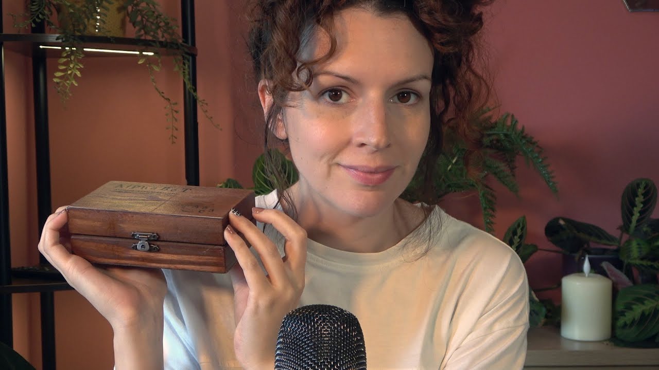 ASMR Wood Tapping & Scratching
