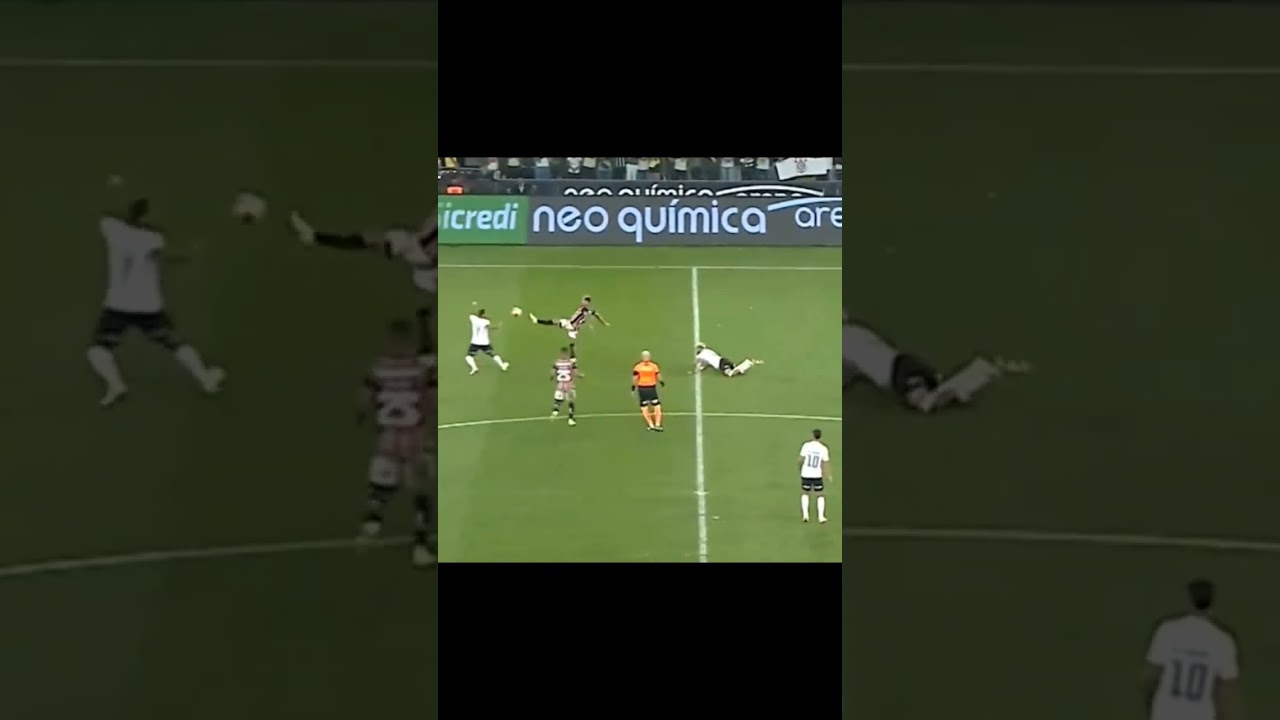 Yuri Alberto um garoto diferenciado 🤣 #football #futebol #memes #corinthians