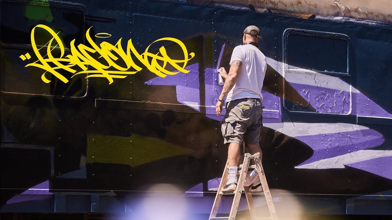 BACON paints the MOLOTOW TRAIN