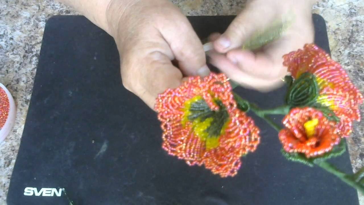 Мальва из бисера.  Мастер - класс. Бисероплетение.