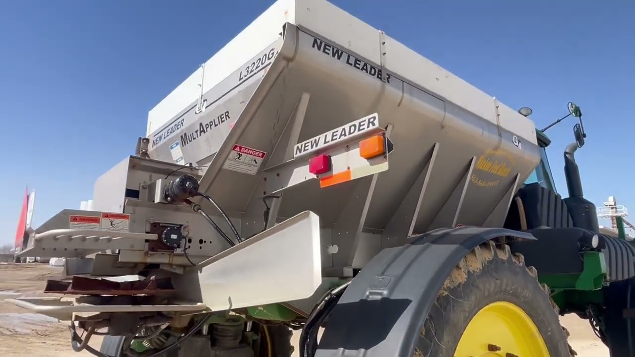 2014 John Deere 4940 Dry Spreader Machine
