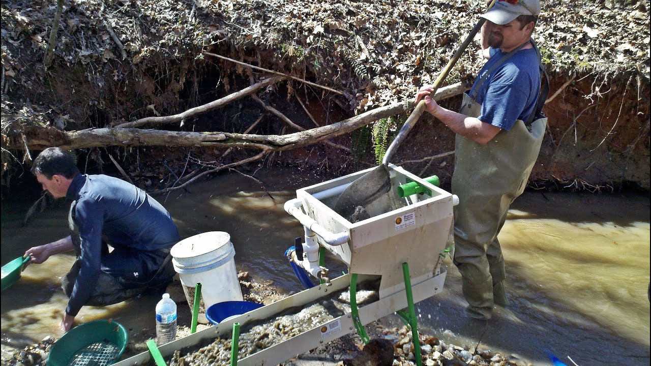 North Carolina Gold Prospecting - highbanking an old placer mine mercury coated Au Martin Highbanker