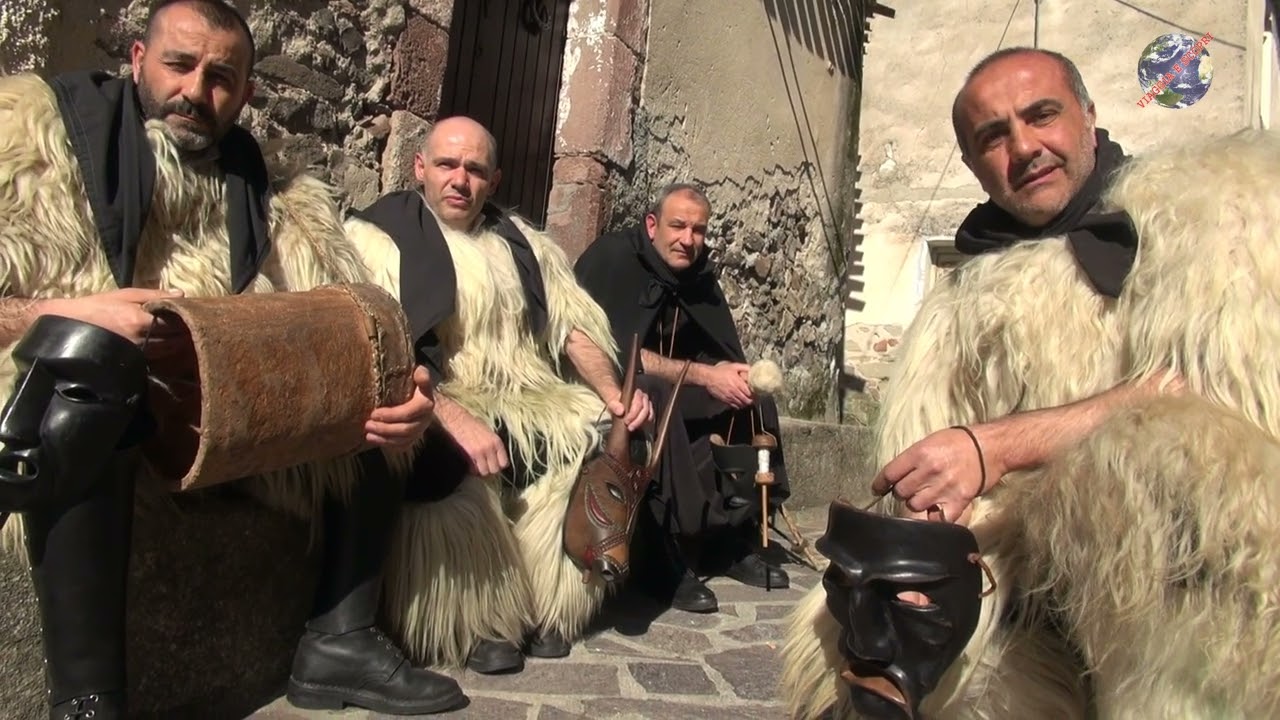 Boes e Merdules bezzos de Otzana, il carnevale sardo di Ottana