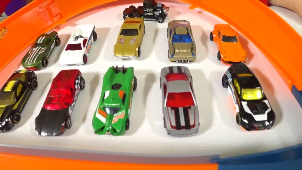 Новинка от Hot Wheels тест новой дороги или выбираем самую быструю машинку