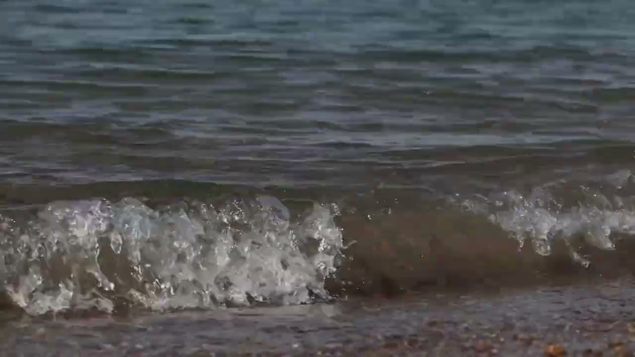 Gentle Waves to Calm Your Thoughts | Sleep & Anxiety Relief