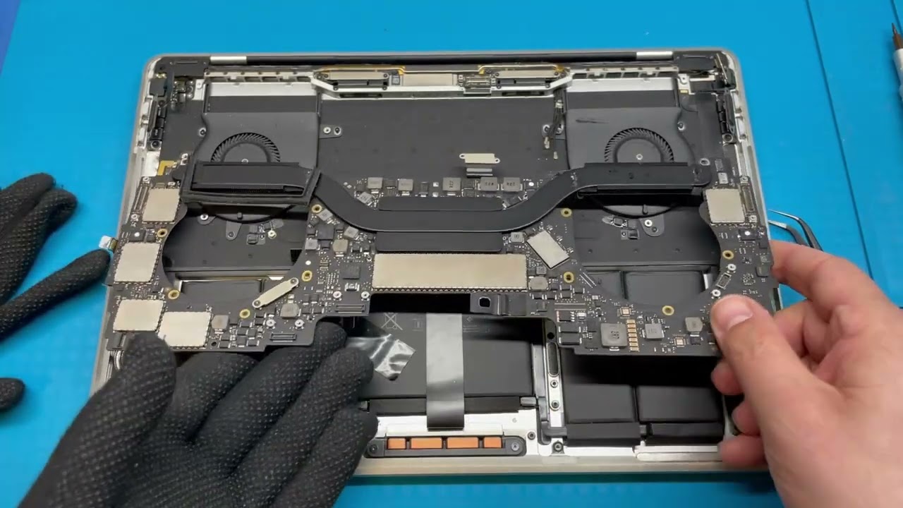 PANI ZALAŁA MACBOOKA PRO😱UDAŁO SIĘ CZY NIE ?🥺 #nanoserwis