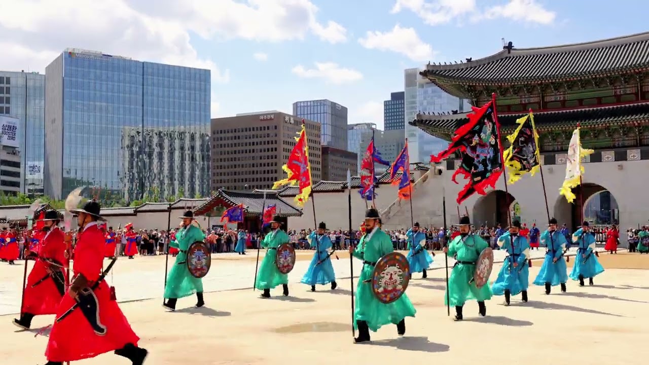 Gyeongbokgung Royal Guard Changing Ceremony 9