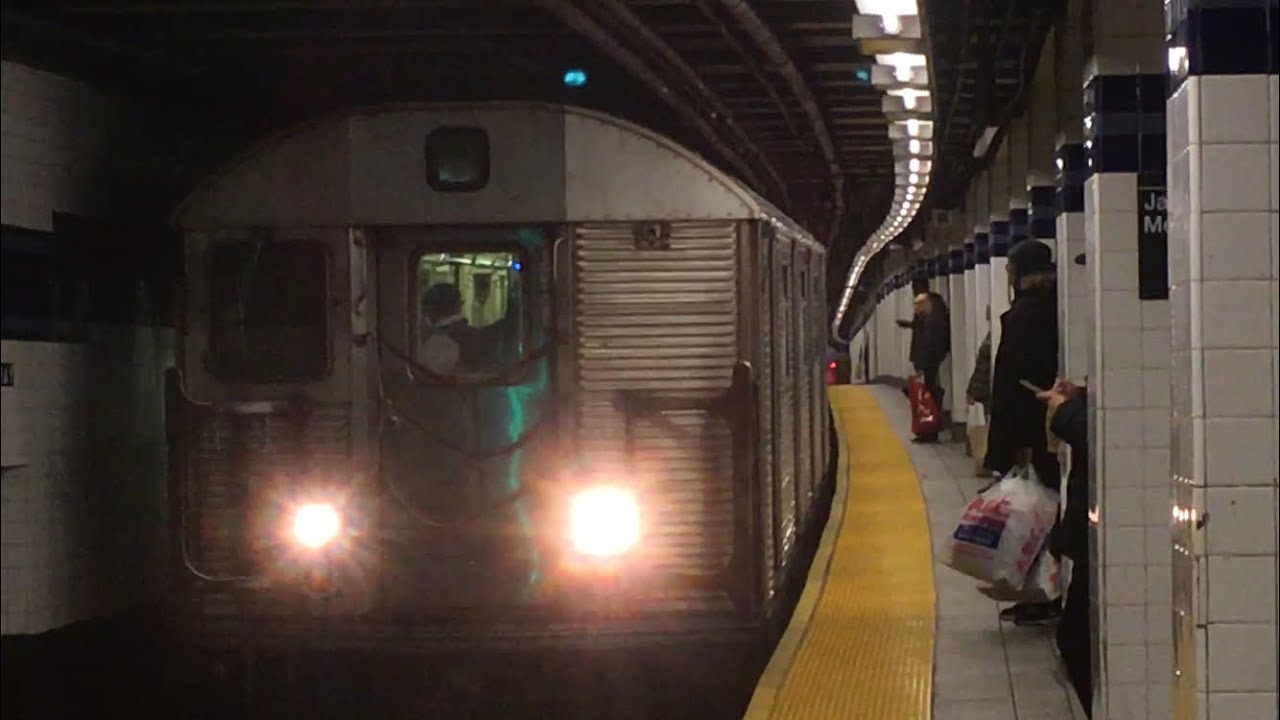 IND Culver Line: (A) Trains End/Begin Service with (F) Trains @ Jay St-Metrotech (R32, R46, R160B)