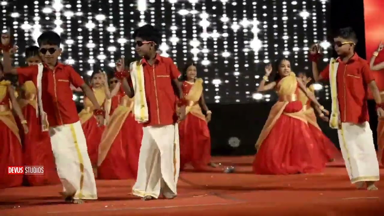Devu final on stage with teams... thanks to @manappuramgeetharavypublic1463 