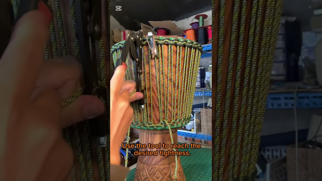 斑马Djembetool的使用技巧，竖绳两端的无结连接方法。Zebra Djembetool Pro-Tips: Knotless connection for vertical rope ends.