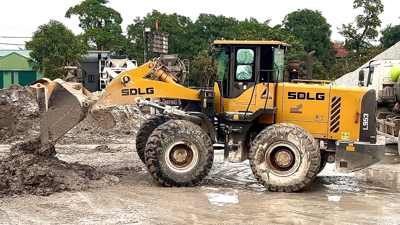 SDLG953 Excavator and China Truck Worker - Heavy Machinery #332