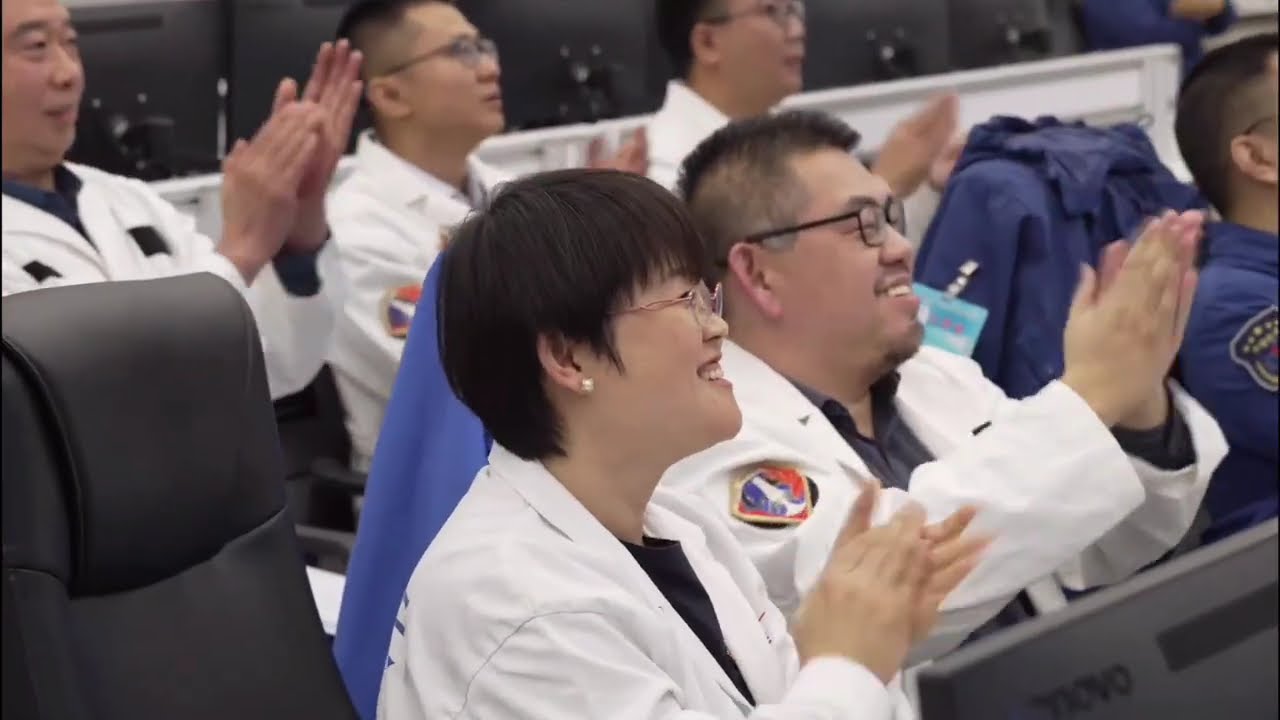 This never-seen-before Zhuque-3 launch and landing in crystal 4K is breaking the Internet