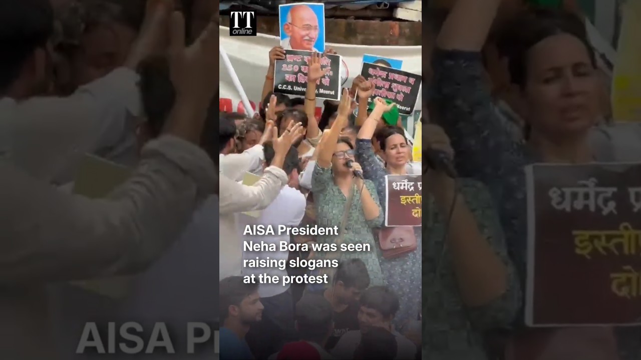 AISA Joins Cockroach Janata Party Protest at Jantar Mantar #cockroachjanataparty #cockroach #aisa