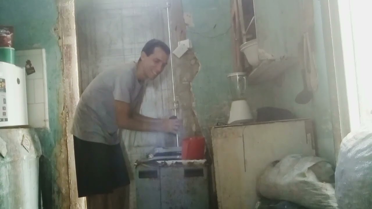 Hoy en la casa lavando ahora que tenemos luz y mostrando otra parte de la ciudad.