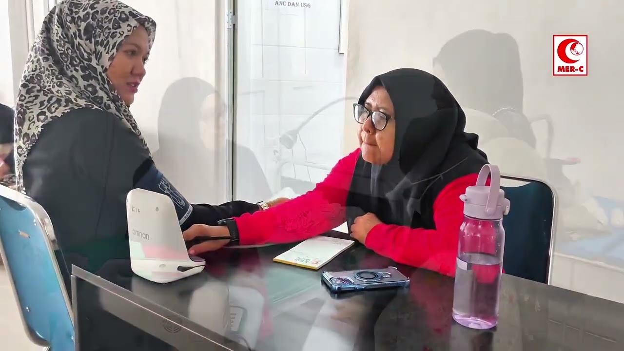 MER-C dan RSUD Mochtar Hasbi Beri Layanan Kesehatan Gratis bagi Ibu dan Anak Penyintas Banjir Aceh