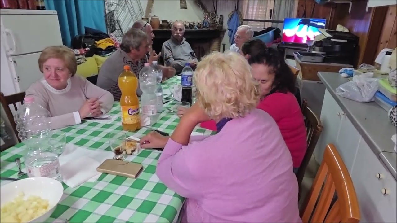 Filmato 5 ottobre 2025  Conviviale con Amici n Campagna nella Tenuta  di Raffaelina e Pietro.