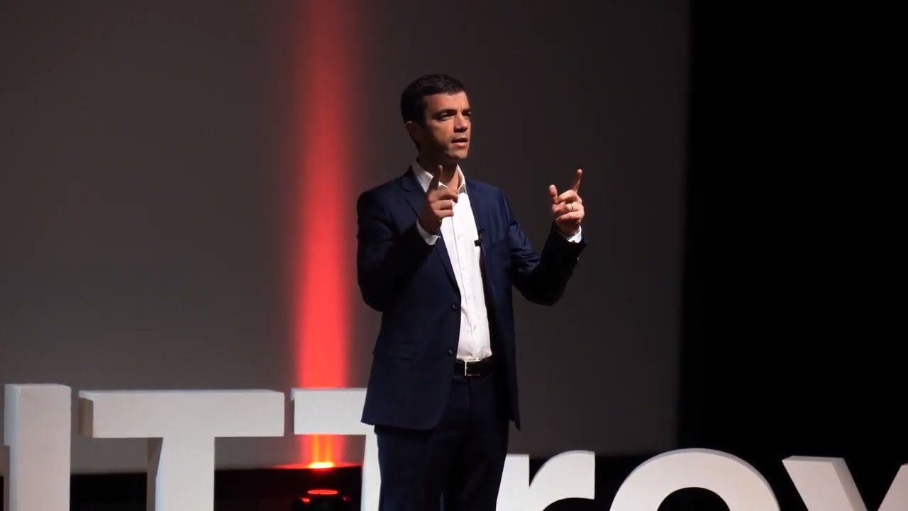 Comment renforcer son leadership dans un monde incertain ? | Frank Schneider | TEDxUTTroyes