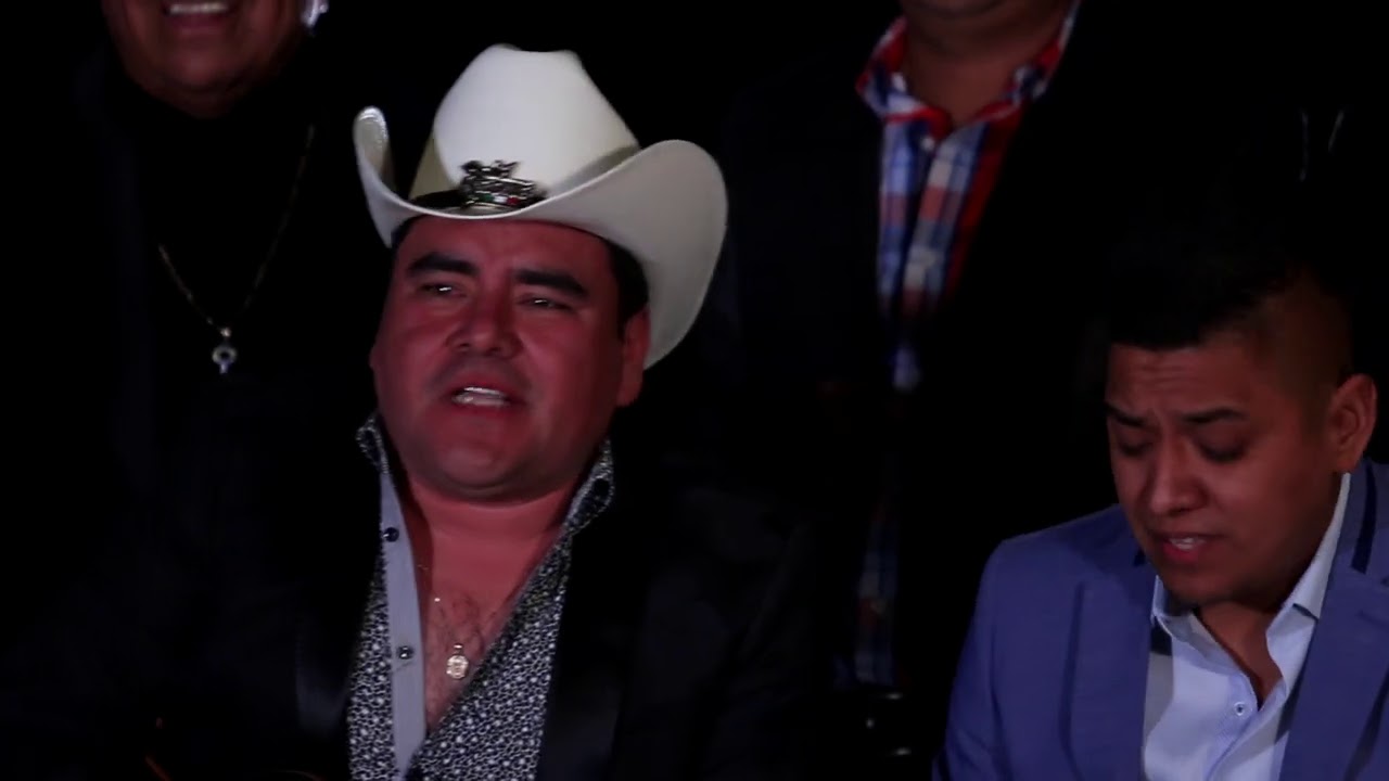 Los Player's De Tuzantla Ft El Trono De México - En Realidad