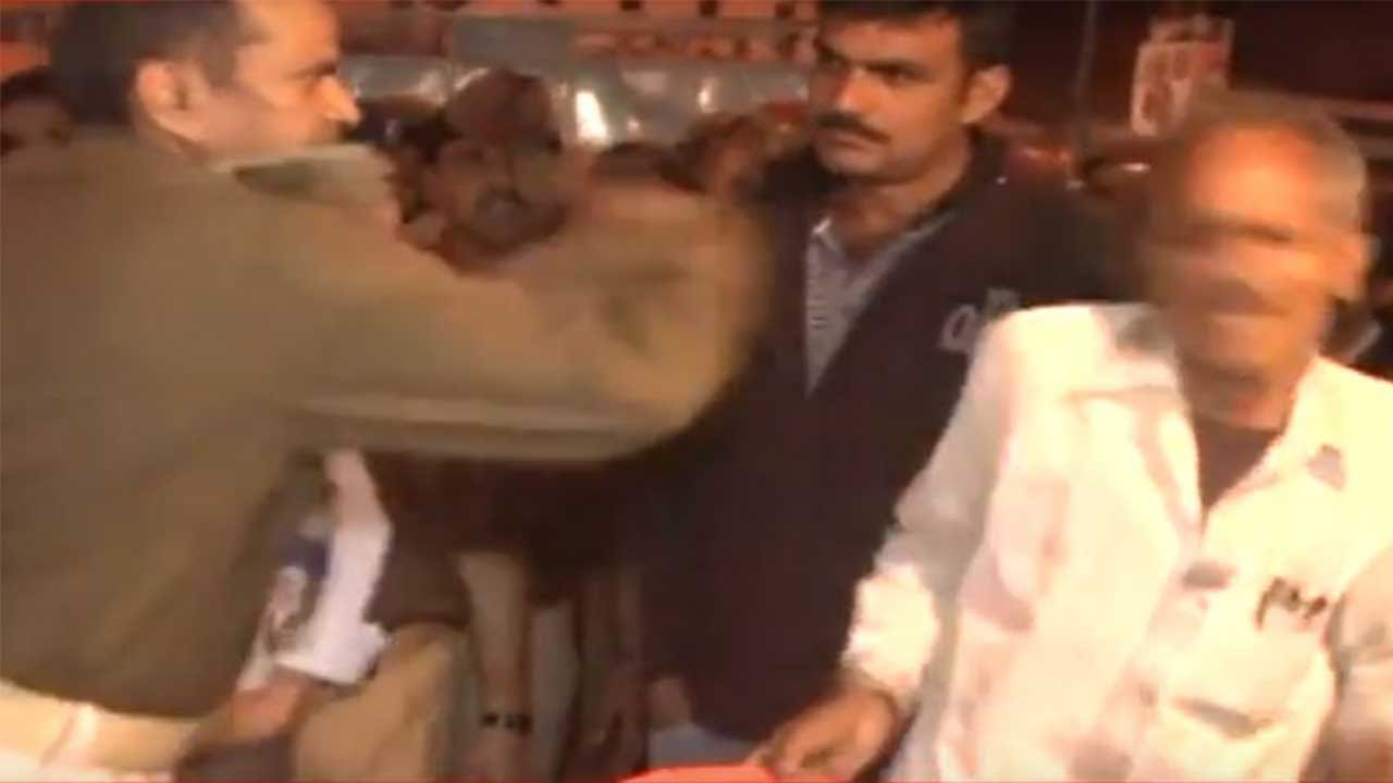 Lucknow DIG slaps old man, suspended by CM Akhilesh Yadav