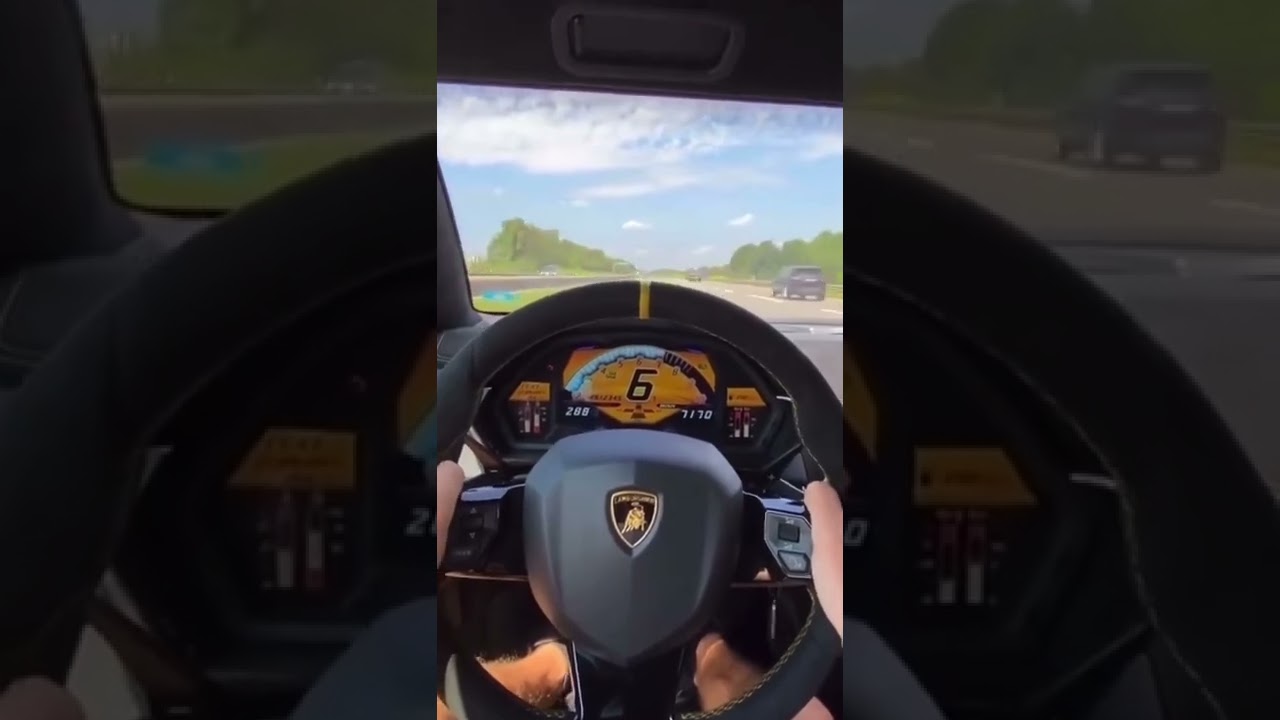 LAMBORGHINI AVENTADOR SVJ 302KM/H #shorts #lamborghini #aventadorsvj