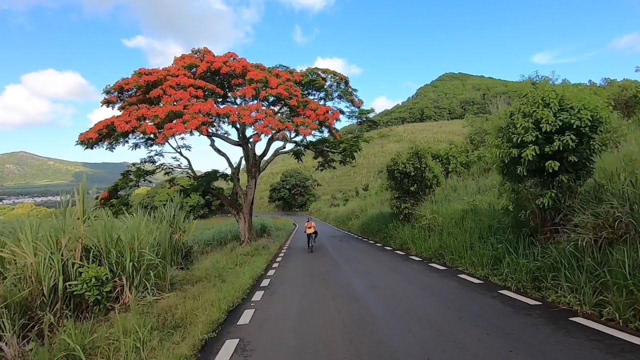 Cycling fast ride from nouvelle découverte to long mountain roundabout