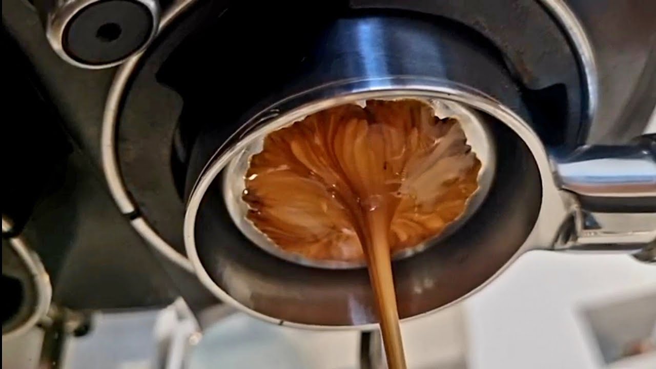 Breville Barista Pro VLOG: First time using a naked bottomless portafilter