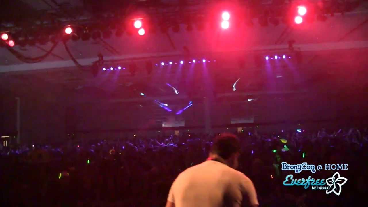 BronyCon 2013 - Bronypalooza Saturday (Pt.3)