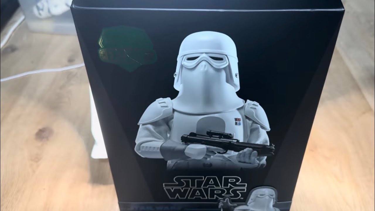 Hot toys Star Wars  MMS 835 Exclusive Snow Trooper Commander 1/6 Scale Figure overview 