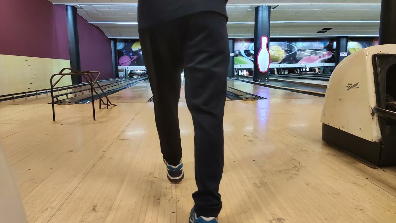 Straight bowling 11lb ball semi dry lane with broken pins - score 236.