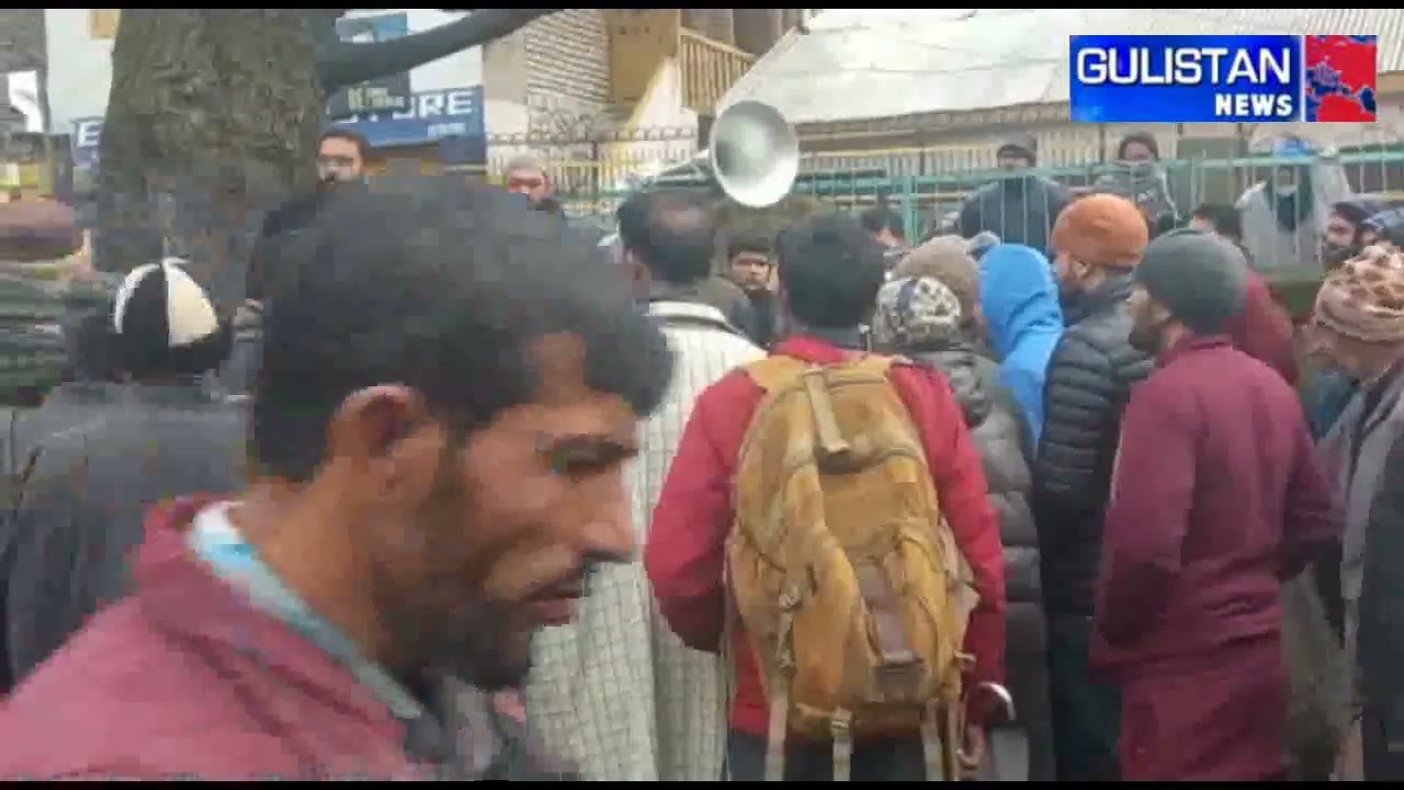 Beopar Mandal Peaceful protest shots of Banihal town, market shutdown