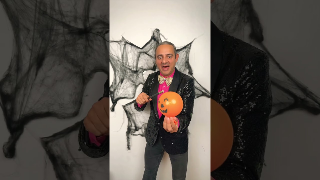 Best creepy magic 🧟&zwj;♀️ | Arnaldo Mangini #shorts #magic #halloween