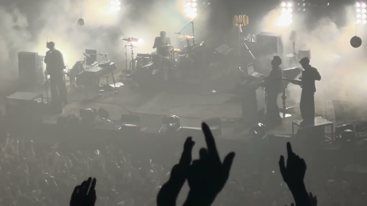 #4 kingGnuLIVE HOUSETOUR2025東京ガーデンシアター
