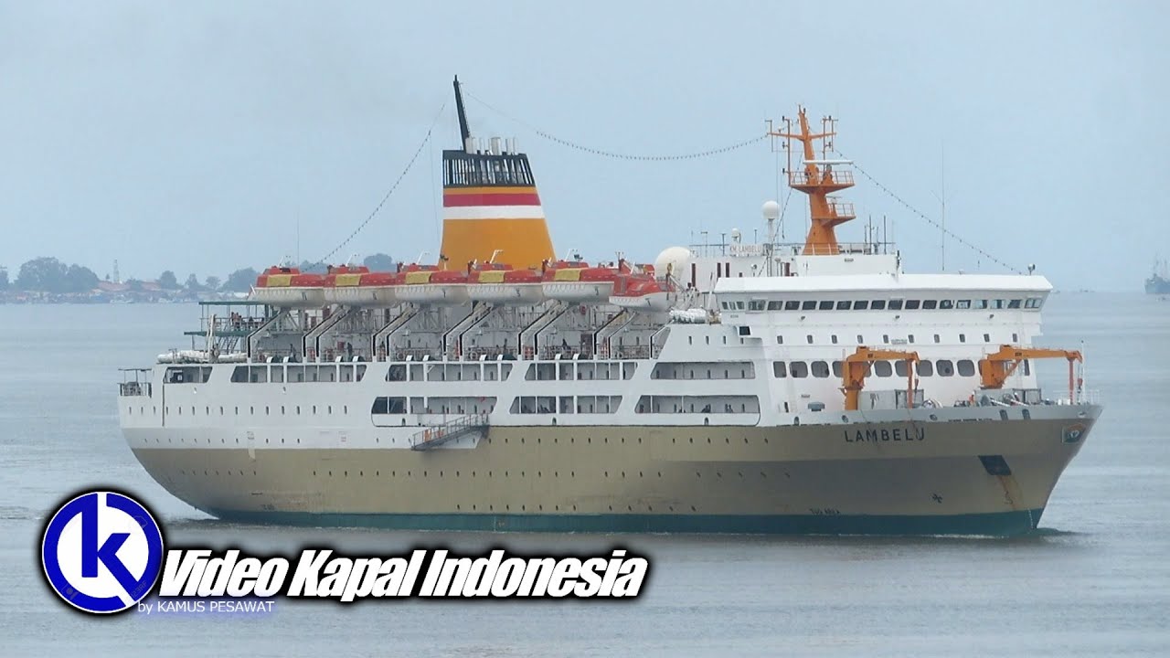Km Lambelu Memasuki Pelabuhan Makassar (Video Kapal Indonesia)