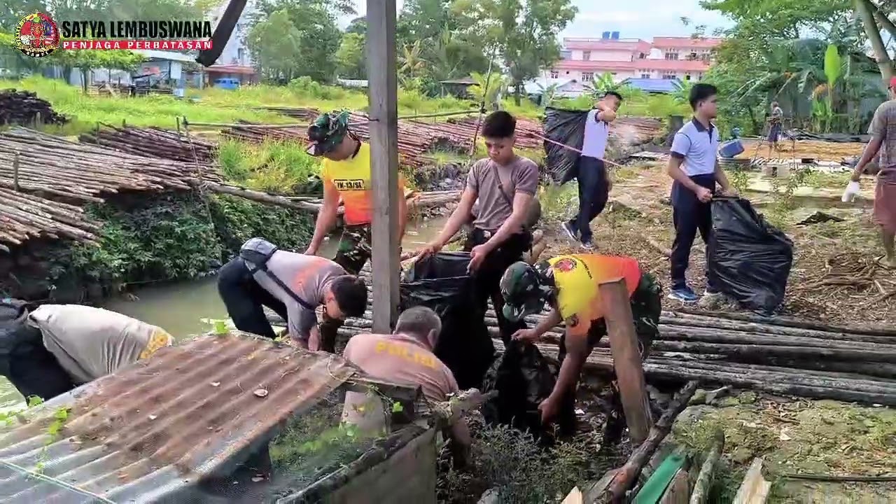 SATGAS PAMTAS RI-MLY YONKAV 13/SL MELAKSANAKAM KARYA BAKTI DI PASAR YAMAKER NUNUKAN