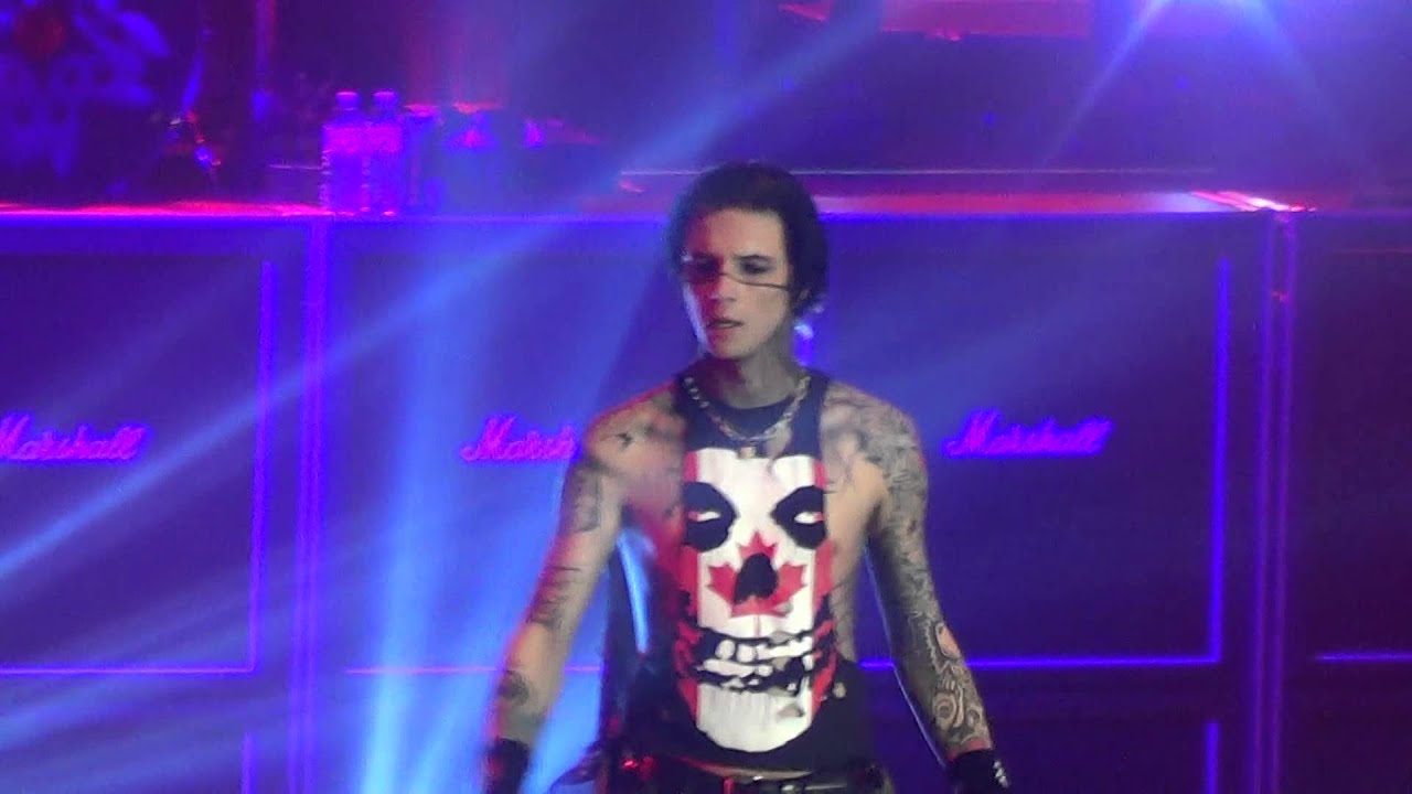 Black Veil Brides "SHADOWS DIE" Live 02/15/2015 in Toronto (HD)