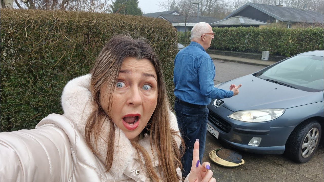 VI SMADRER BILEN I MINE FORÆLDRES INDKØRSEL🚘😳🥺