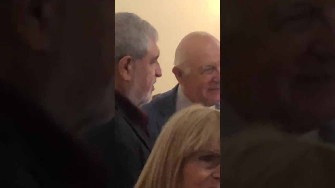 Despedida de la Messa del ricordo con i PORTA CRISTI è il Coro cantando AMICI MIE