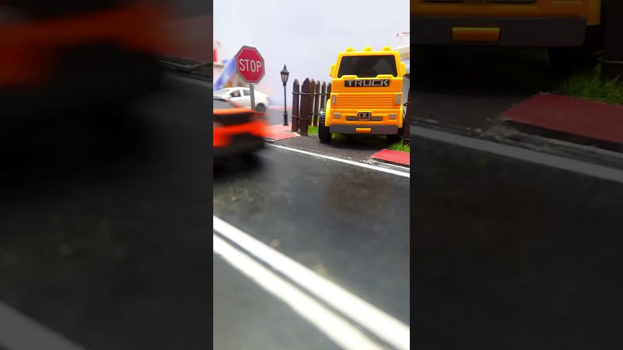Police car chases chevrolet #mido_and_miro #automobile #hotwheels #chevrolet #shorts
