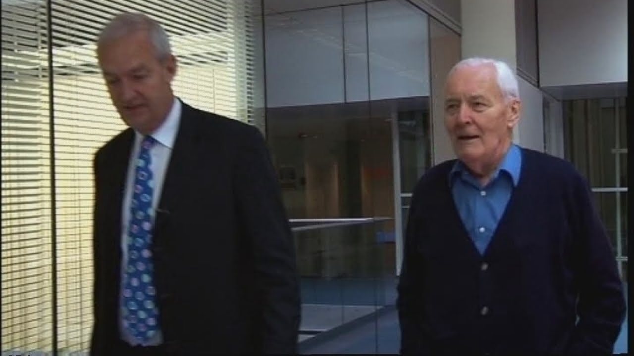 Tony Benn interviews Jon Snow