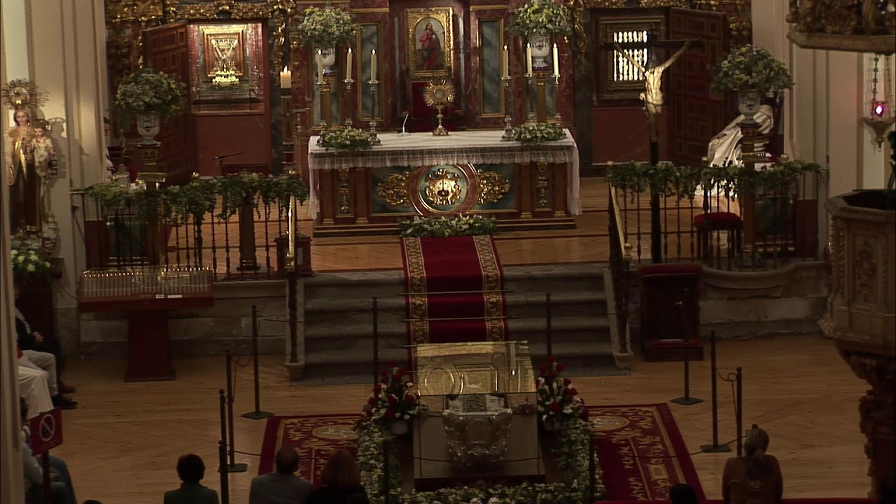 Veneración del cuerpo de Santa Teresa de Jesús en Alba de Tormes (Salamanca). EN DIRECTO