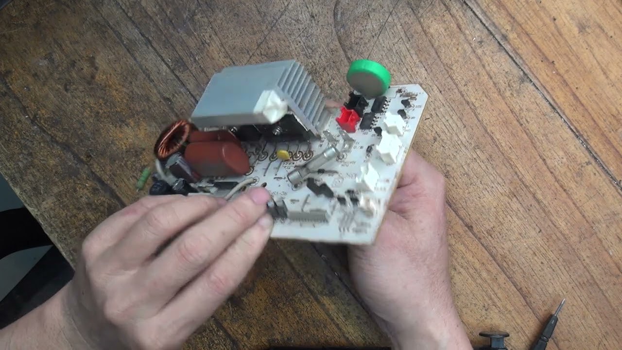 Nồi cơm Toshiba nội địa chập công suất.Chết nặng quá!