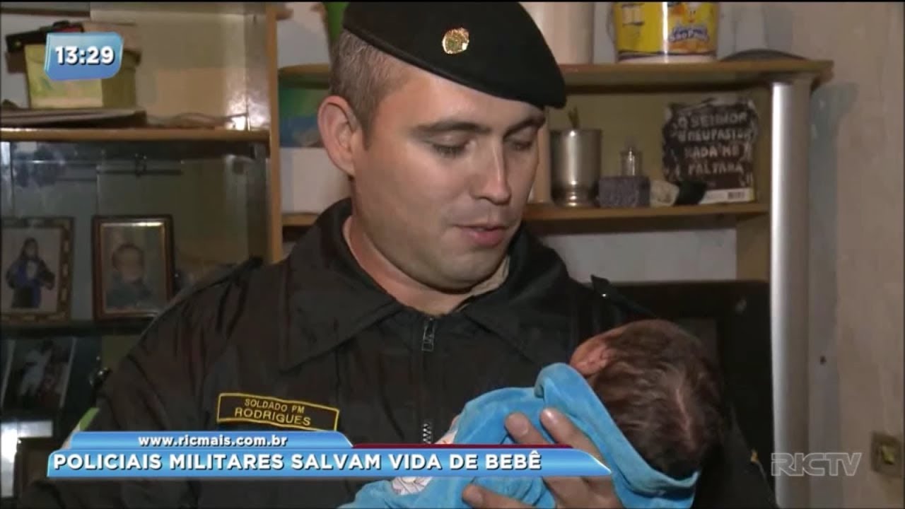 Policiais militares salvam vida de bebê engasgado