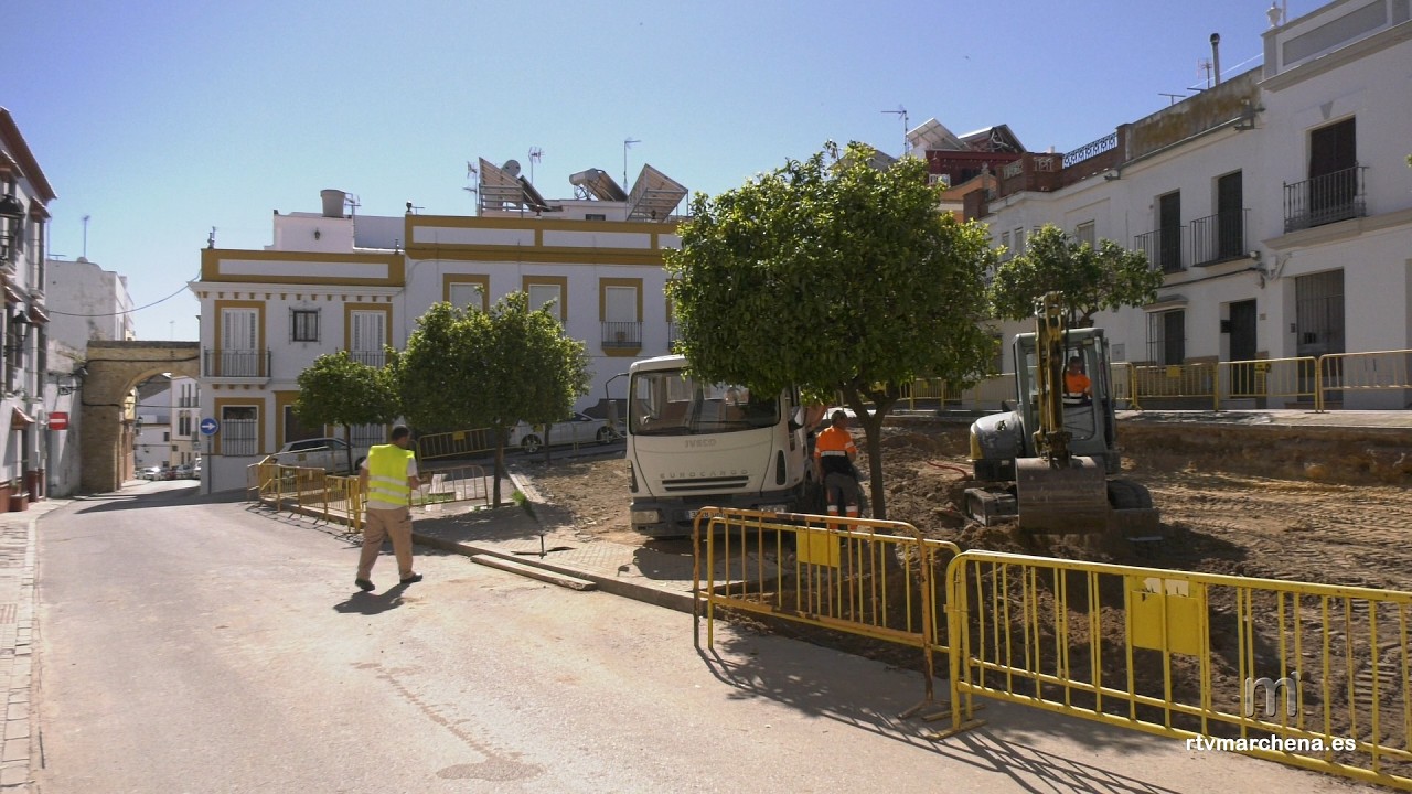 Continúan las obras de remodelación de la plaza y los aledaños de calle Mesones y Arenal